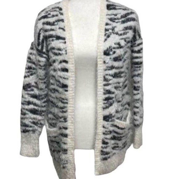 MUDD ZEBRA PRINT SUPER SOFT 2 POCKET CARDIGAN SWEATER SMALL - Picture 2 of 3
